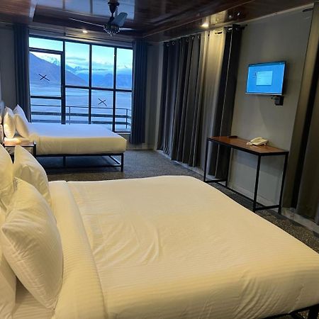 Eat And Read Hotel سكردو المظهر الخارجي الصورة