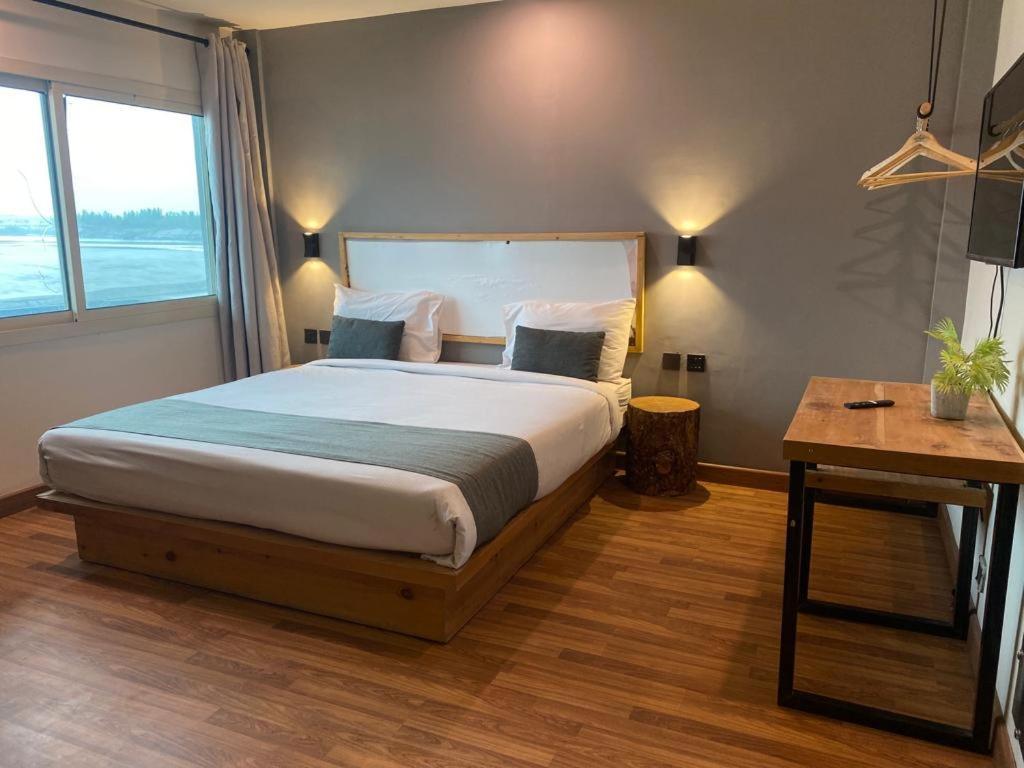 Eat And Read Hotel سكردو المظهر الخارجي الصورة