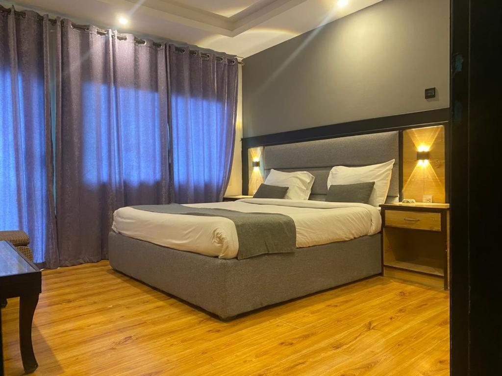 Eat And Read Hotel سكردو المظهر الخارجي الصورة