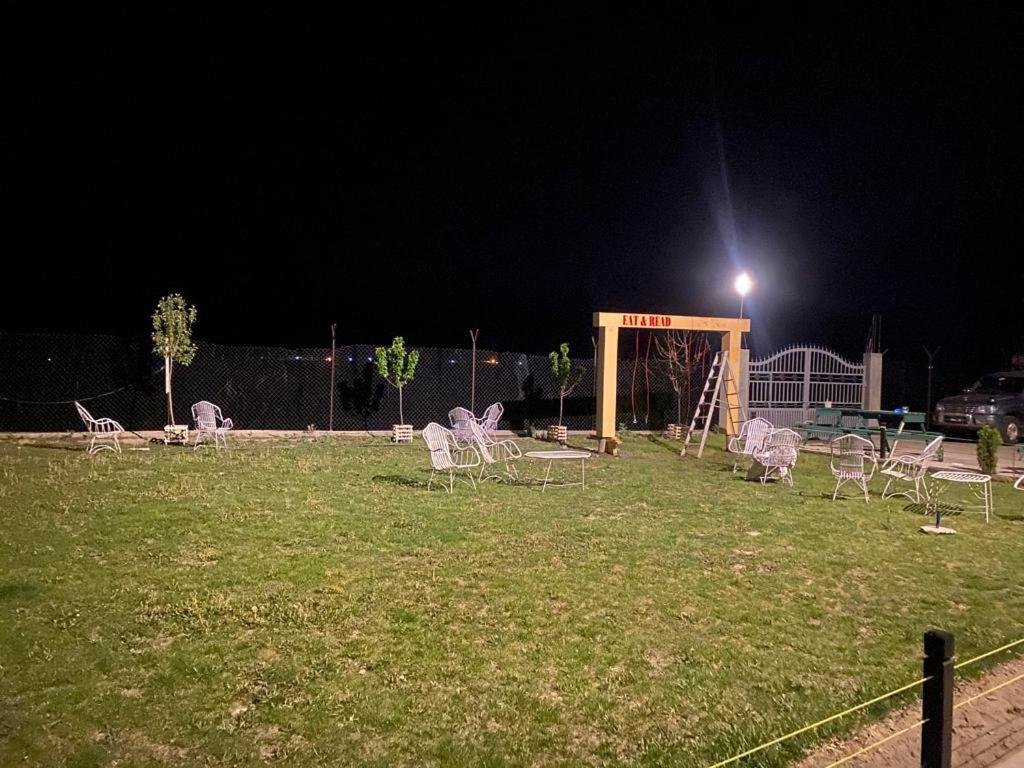 Eat And Read Hotel سكردو المظهر الخارجي الصورة
