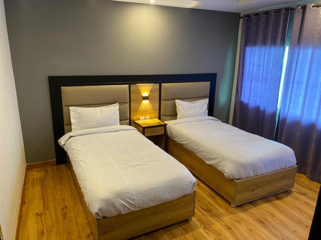 Eat And Read Hotel سكردو المظهر الخارجي الصورة