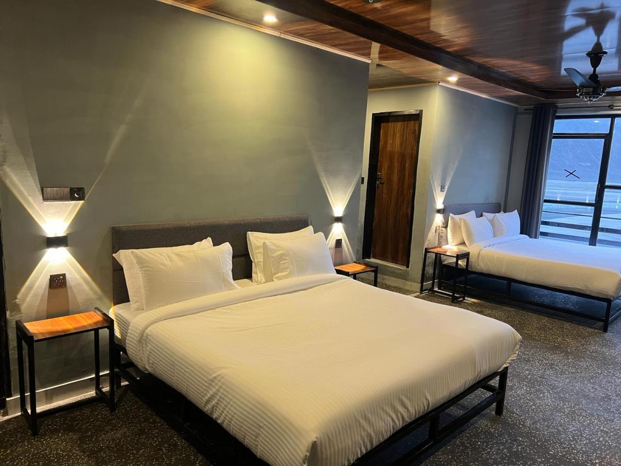 Eat And Read Hotel سكردو الغرفة الصورة