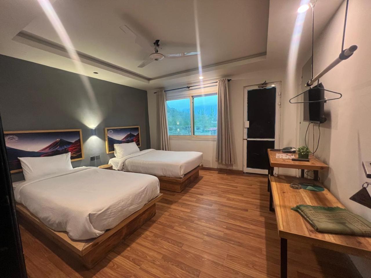 Eat And Read Hotel سكردو المظهر الخارجي الصورة
